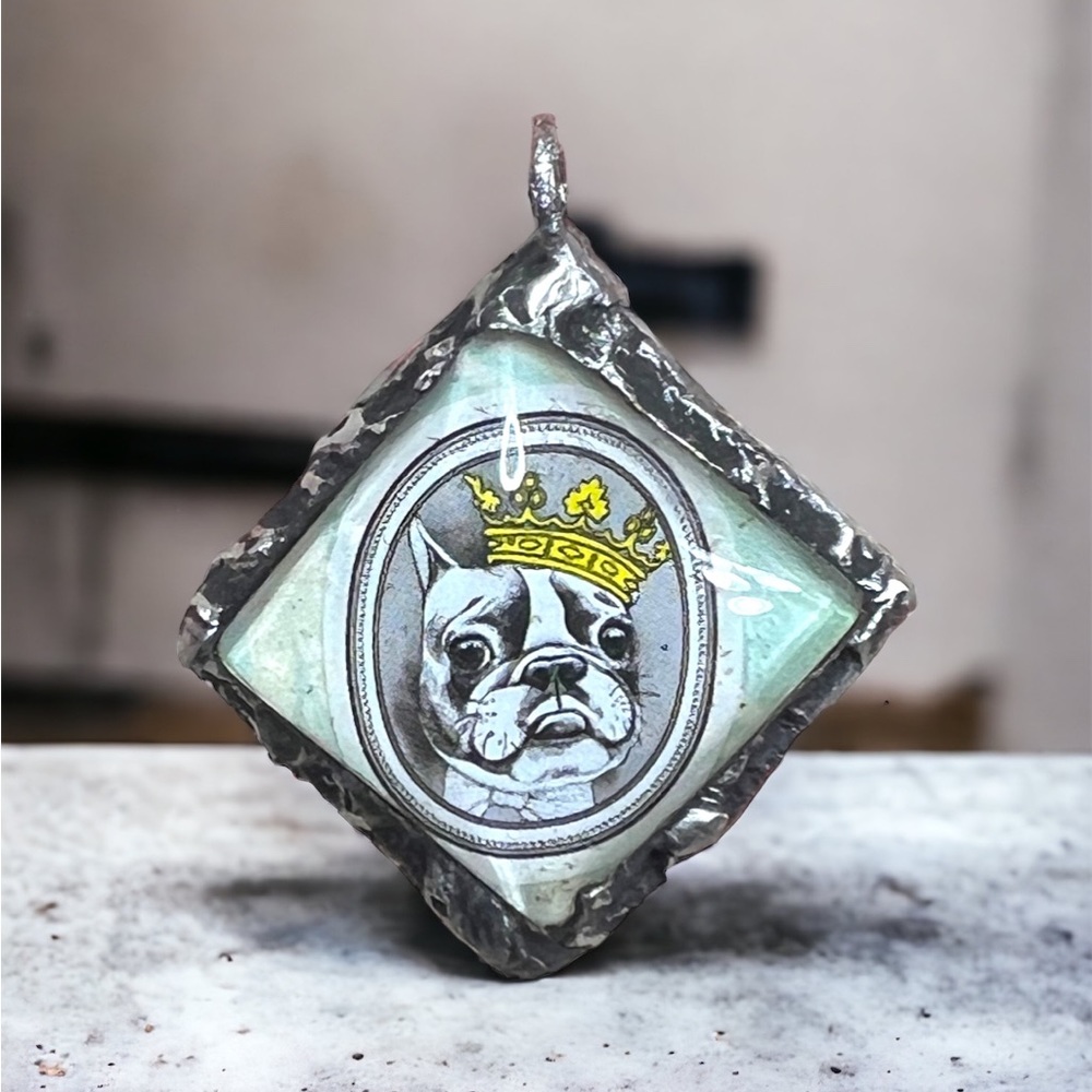 Artisan French Bulldog Glass Pendant with Silver Blend Cabochon “I am the King” - Picture 8 of 12